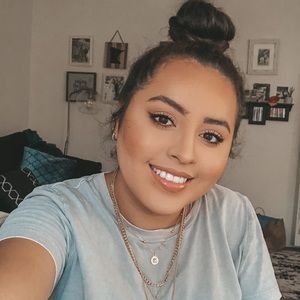 Meet your Posher, Ana